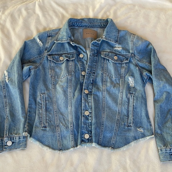 Blank NYC Jackets & Blazers - BLANK NYC Distressed Raw Hem Jean Jacket Size Large Medium Wash